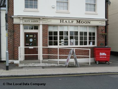 Half Moon Diss