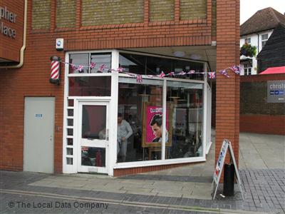 The Wacky Barber St. Albans