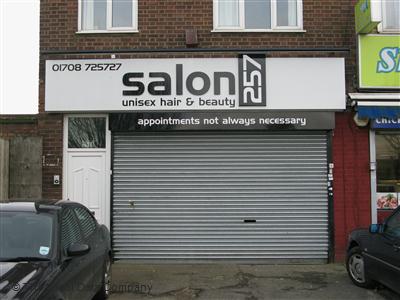 Salon  Romford