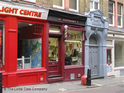 Peter&quot;s Gents Hairdressers London